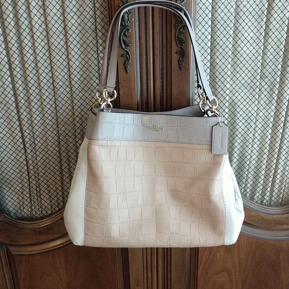 Coach bag, like new. Tan, taupe, beige.